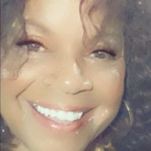 Meet your Posher, Selena